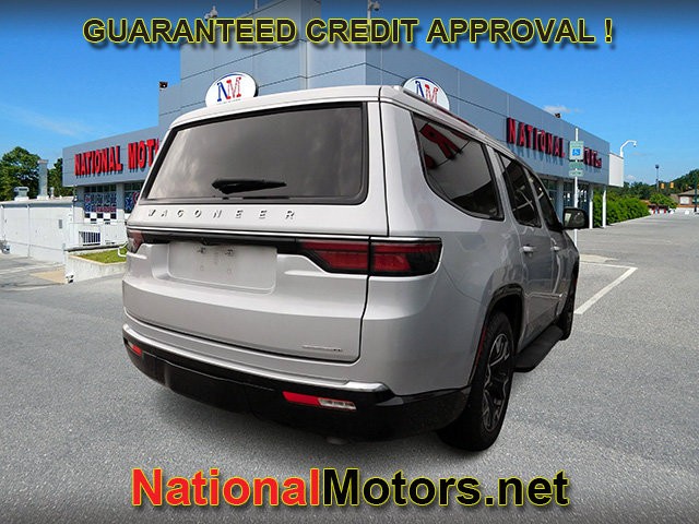 Jeep Wagoneer Vehicle Full-screen Gallery Image 05