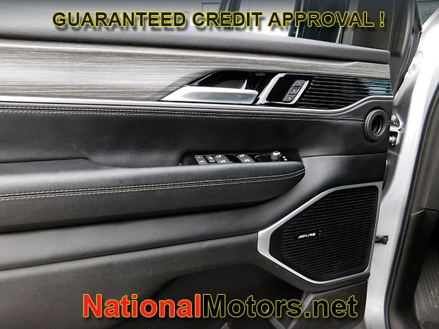 Jeep Wagoneer Vehicle Full-screen Gallery Image 14