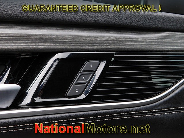 Jeep Wagoneer Vehicle Full-screen Gallery Image 15