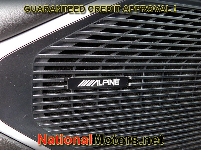 Jeep Wagoneer Vehicle Full-screen Gallery Image 16