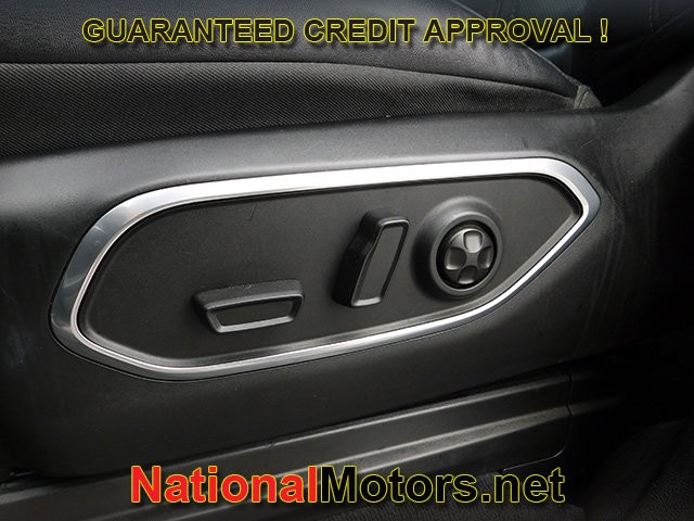 Jeep Wagoneer Vehicle Full-screen Gallery Image 18