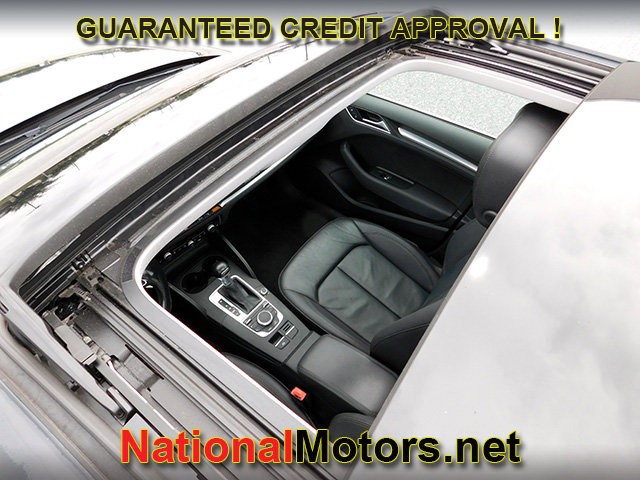 Audi A3 Vehicle Full-screen Gallery Image 09