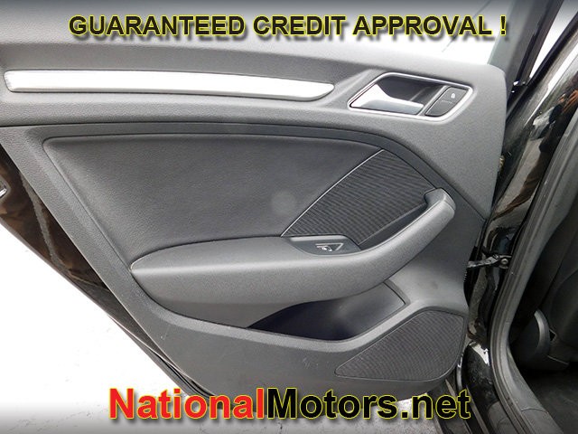 Audi A3 Vehicle Full-screen Gallery Image 10