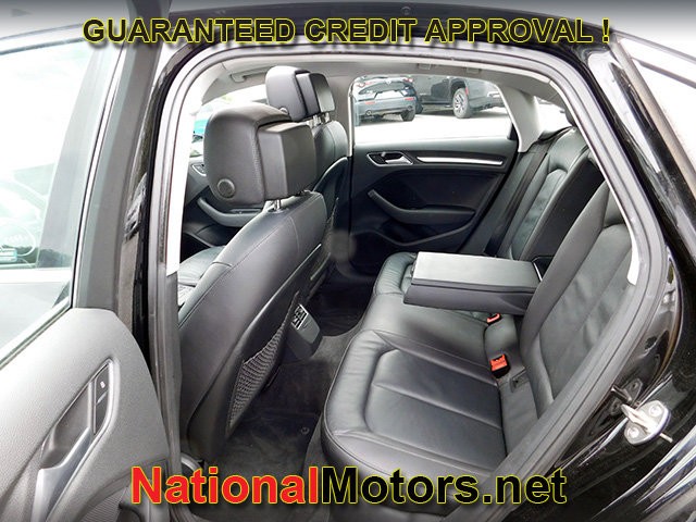 Audi A3 Vehicle Full-screen Gallery Image 11