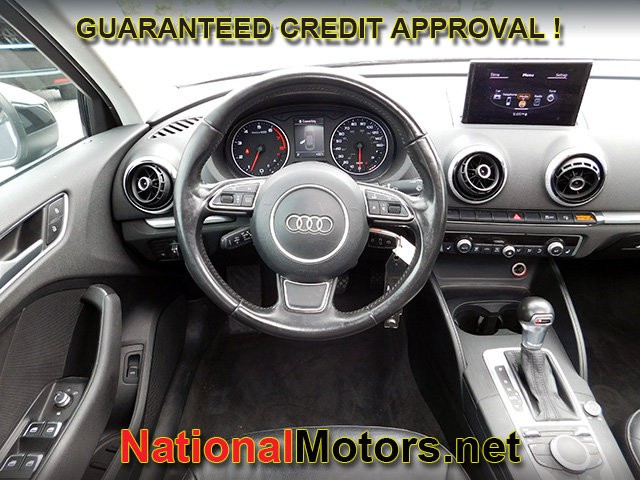 Audi A3 Vehicle Full-screen Gallery Image 13