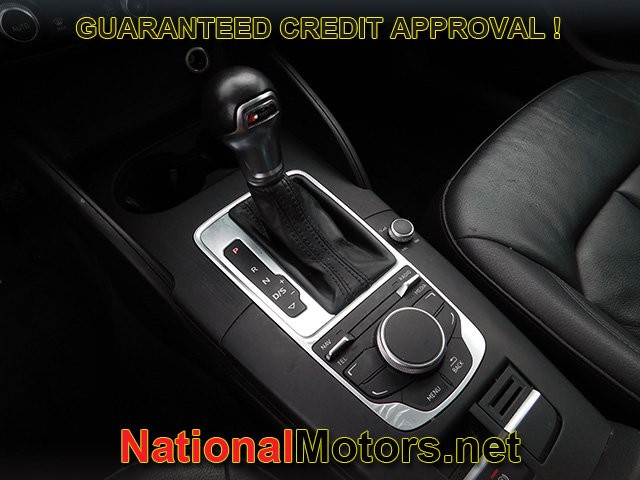 Audi A3 Vehicle Full-screen Gallery Image 20