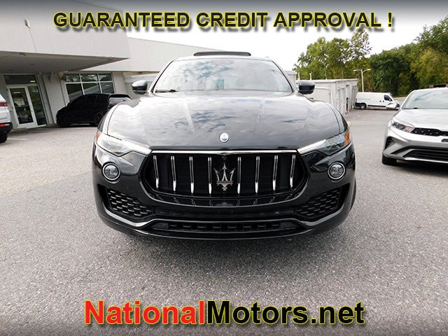 Maserati Levante Vehicle Full-screen Gallery Image 03