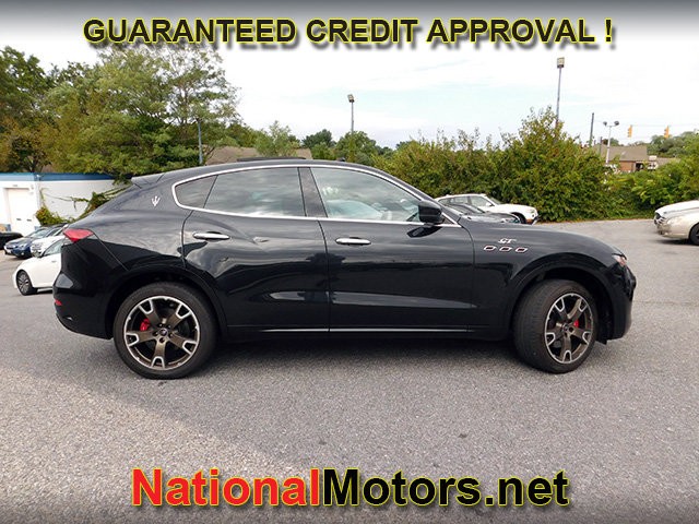 Maserati Levante Vehicle Full-screen Gallery Image 05