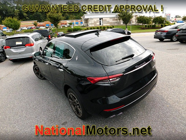 Maserati Levante Vehicle Full-screen Gallery Image 08