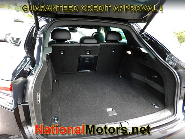 Maserati Levante Vehicle Full-screen Gallery Image 09