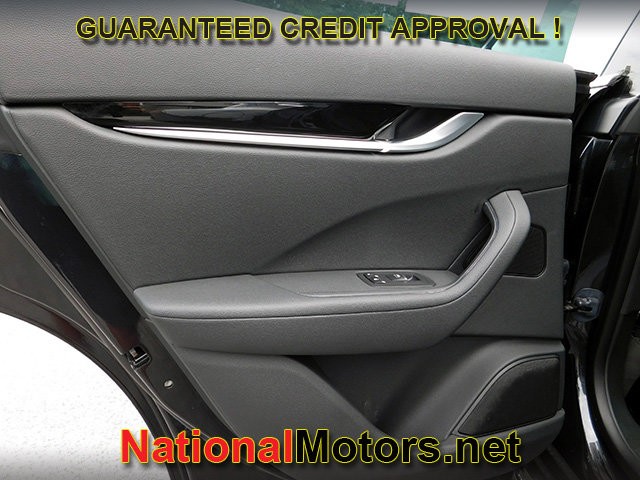 Maserati Levante Vehicle Full-screen Gallery Image 12