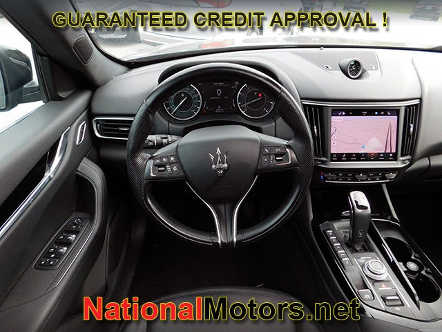 Maserati Levante Vehicle Full-screen Gallery Image 15