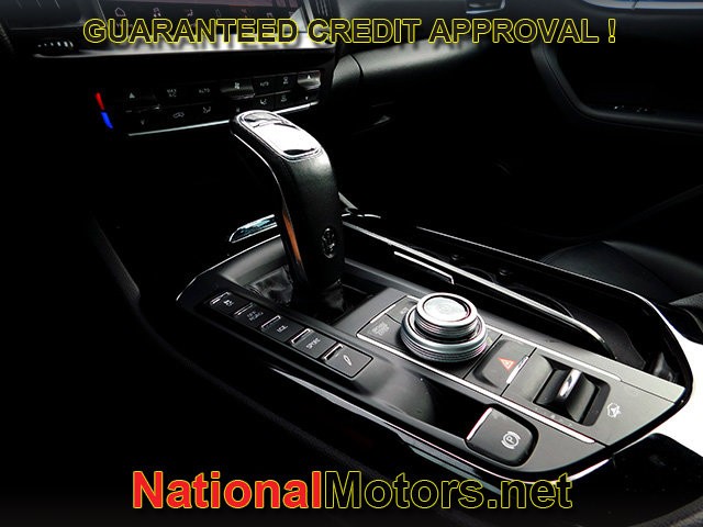 Maserati Levante Vehicle Full-screen Gallery Image 23
