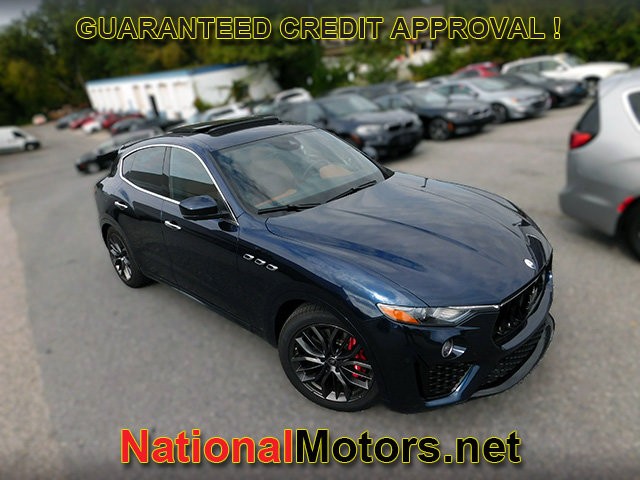 Maserati Levante Vehicle Full-screen Gallery Image 02