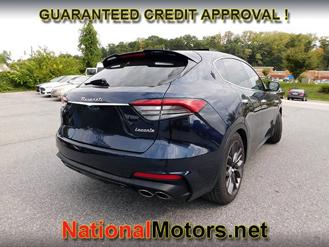 Maserati Levante Vehicle Full-screen Gallery Image 05