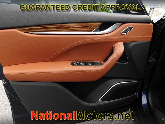 Maserati Levante Vehicle Full-screen Gallery Image 15