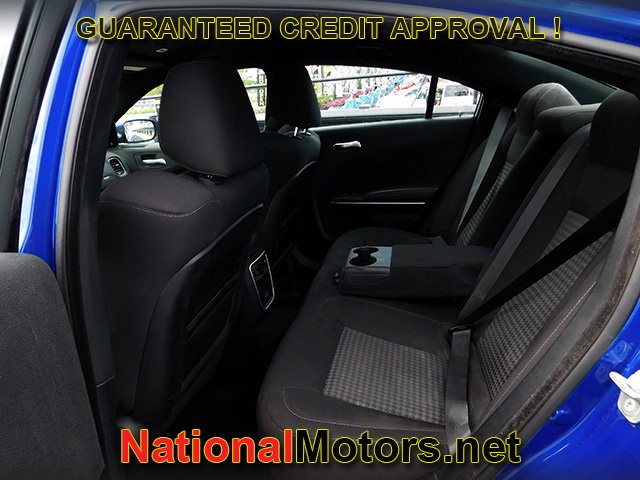 Dodge Charger Vehicle Full-screen Gallery Image 08