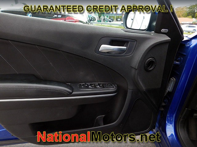Dodge Charger Vehicle Full-screen Gallery Image 11