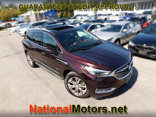 Buick Enclave Vehicle Full-screen Gallery Image 02