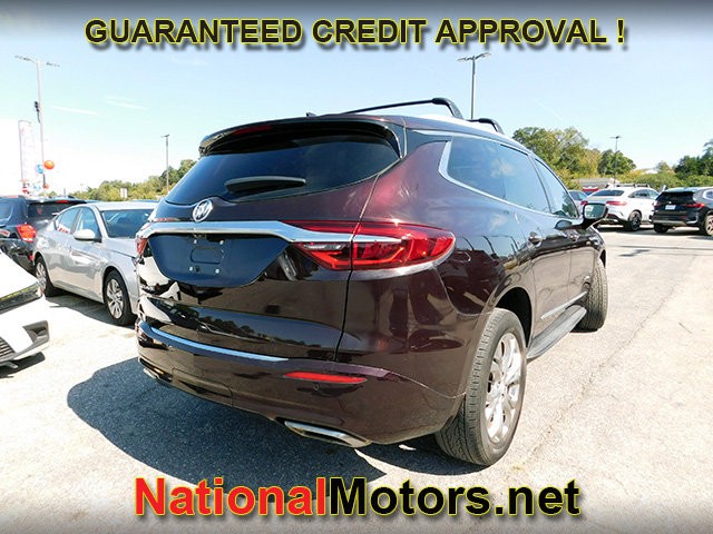 Buick Enclave Vehicle Full-screen Gallery Image 06
