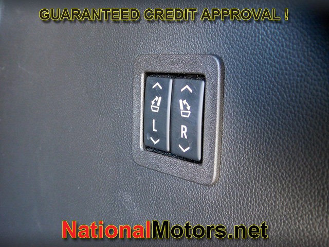 Buick Enclave Vehicle Full-screen Gallery Image 11