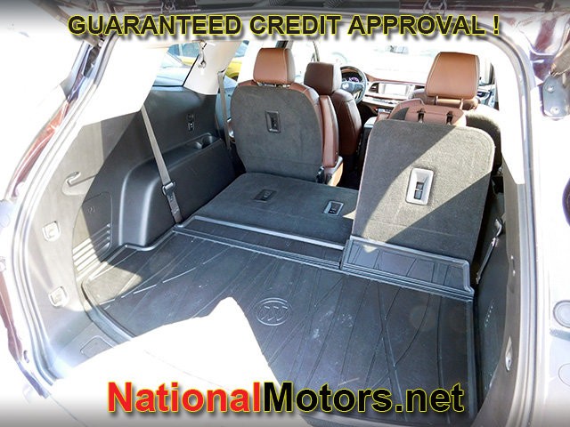Buick Enclave Vehicle Full-screen Gallery Image 12