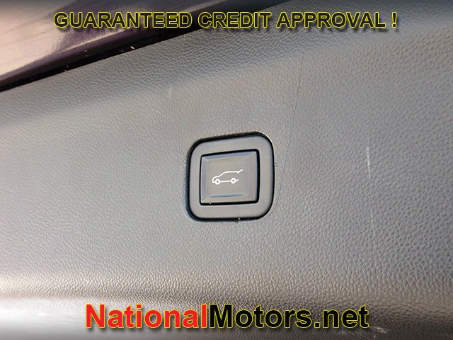 Buick Enclave Vehicle Full-screen Gallery Image 13