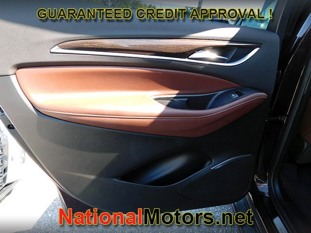 Buick Enclave Vehicle Full-screen Gallery Image 15