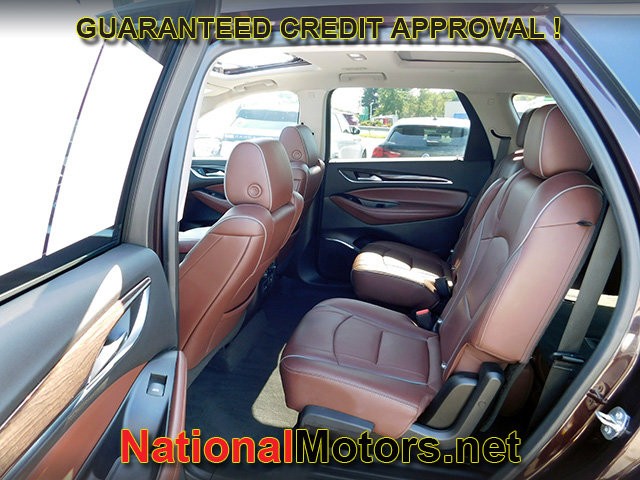 Buick Enclave Vehicle Full-screen Gallery Image 16