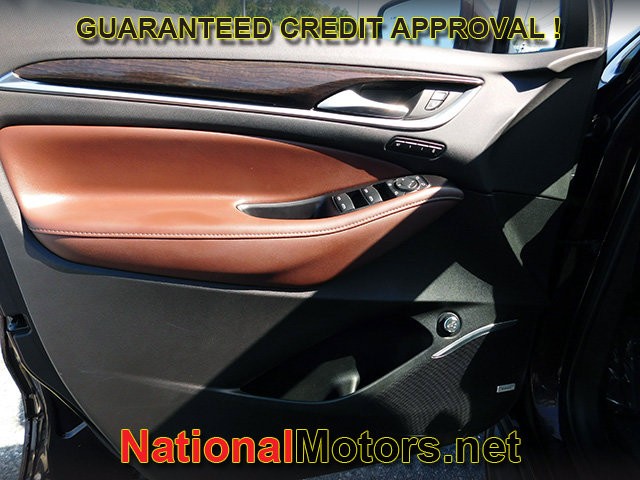 Buick Enclave Vehicle Full-screen Gallery Image 21
