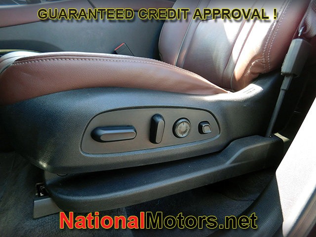 Buick Enclave Vehicle Full-screen Gallery Image 25