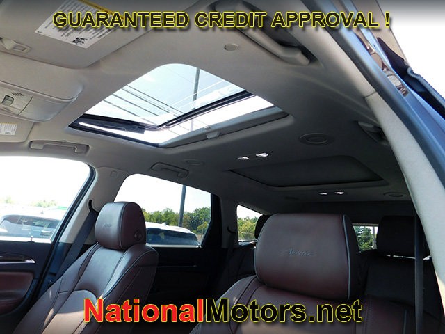 Buick Enclave Vehicle Full-screen Gallery Image 26