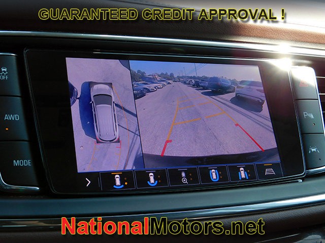 Buick Enclave Vehicle Full-screen Gallery Image 28