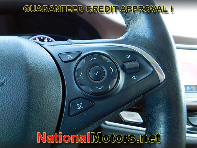 Buick Enclave Vehicle Full-screen Gallery Image 31