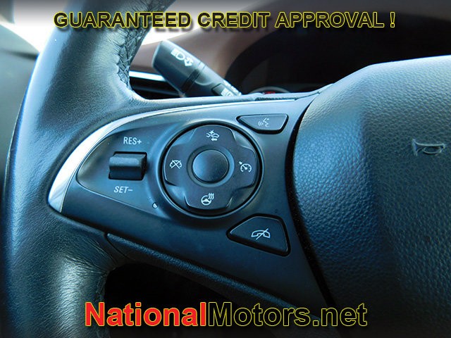 Buick Enclave Vehicle Full-screen Gallery Image 32