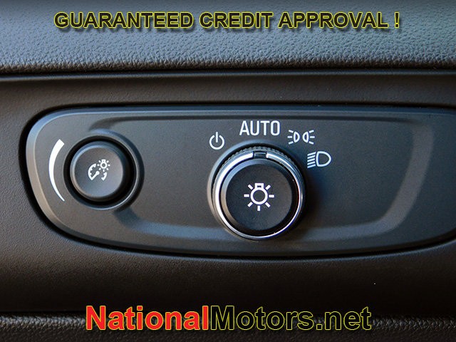 Buick Enclave Vehicle Full-screen Gallery Image 34