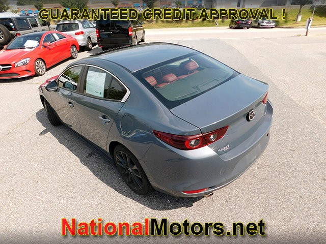 Mazda Mazda3 Sedan Vehicle Full-screen Gallery Image 06