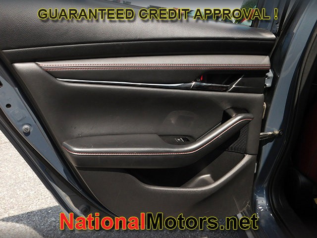 Mazda Mazda3 Sedan Vehicle Full-screen Gallery Image 09