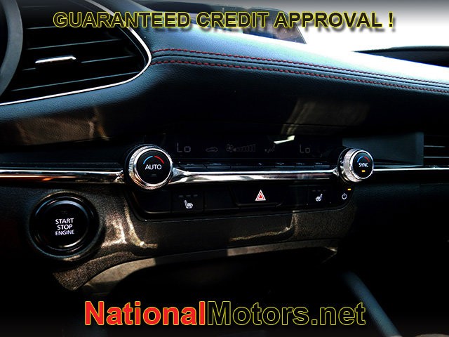 Mazda Mazda3 Sedan Vehicle Full-screen Gallery Image 19