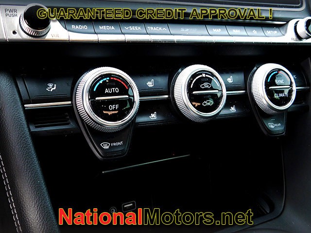 Genesis G70 Vehicle Full-screen Gallery Image 20