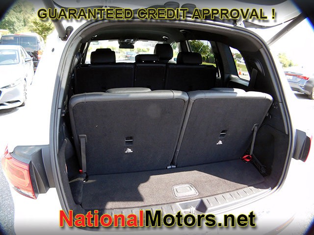 Mercedes-Benz GLB Vehicle Full-screen Gallery Image 08