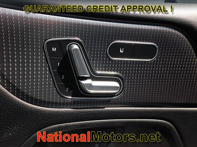 Mercedes-Benz GLB Vehicle Full-screen Gallery Image 17