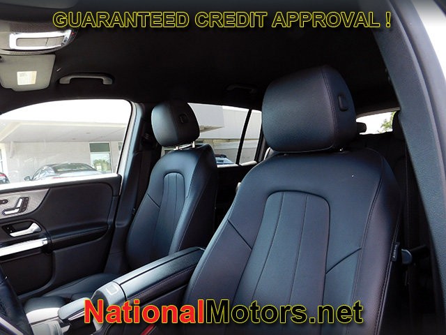 Mercedes-Benz GLB Vehicle Full-screen Gallery Image 19