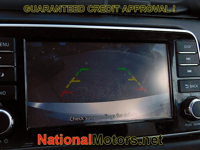 Nissan Versa Vehicle Full-screen Gallery Image 15