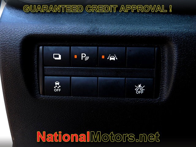 Nissan Versa Vehicle Full-screen Gallery Image 18