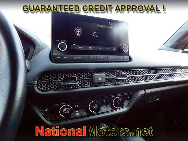 Honda HR-V Vehicle Full-screen Gallery Image 16