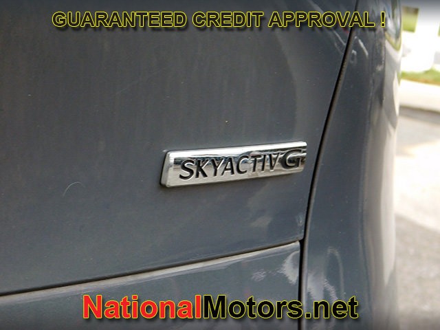 Mazda CX-30 Vehicle Full-screen Gallery Image 09