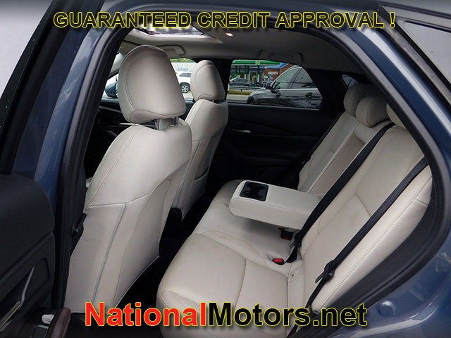 Mazda CX-30 Vehicle Full-screen Gallery Image 14