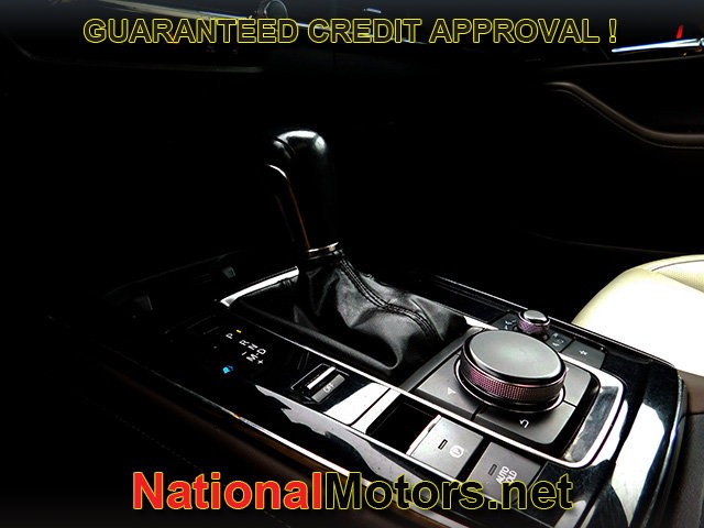 Mazda CX-30 Vehicle Full-screen Gallery Image 24