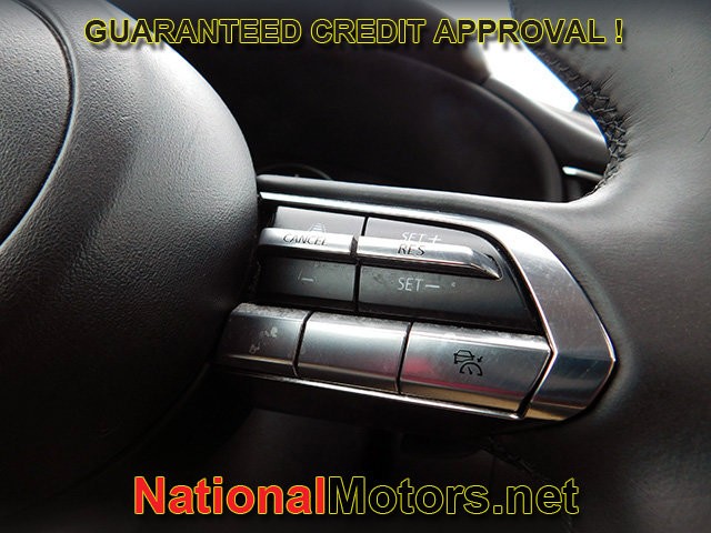 Mazda CX-30 Vehicle Full-screen Gallery Image 25